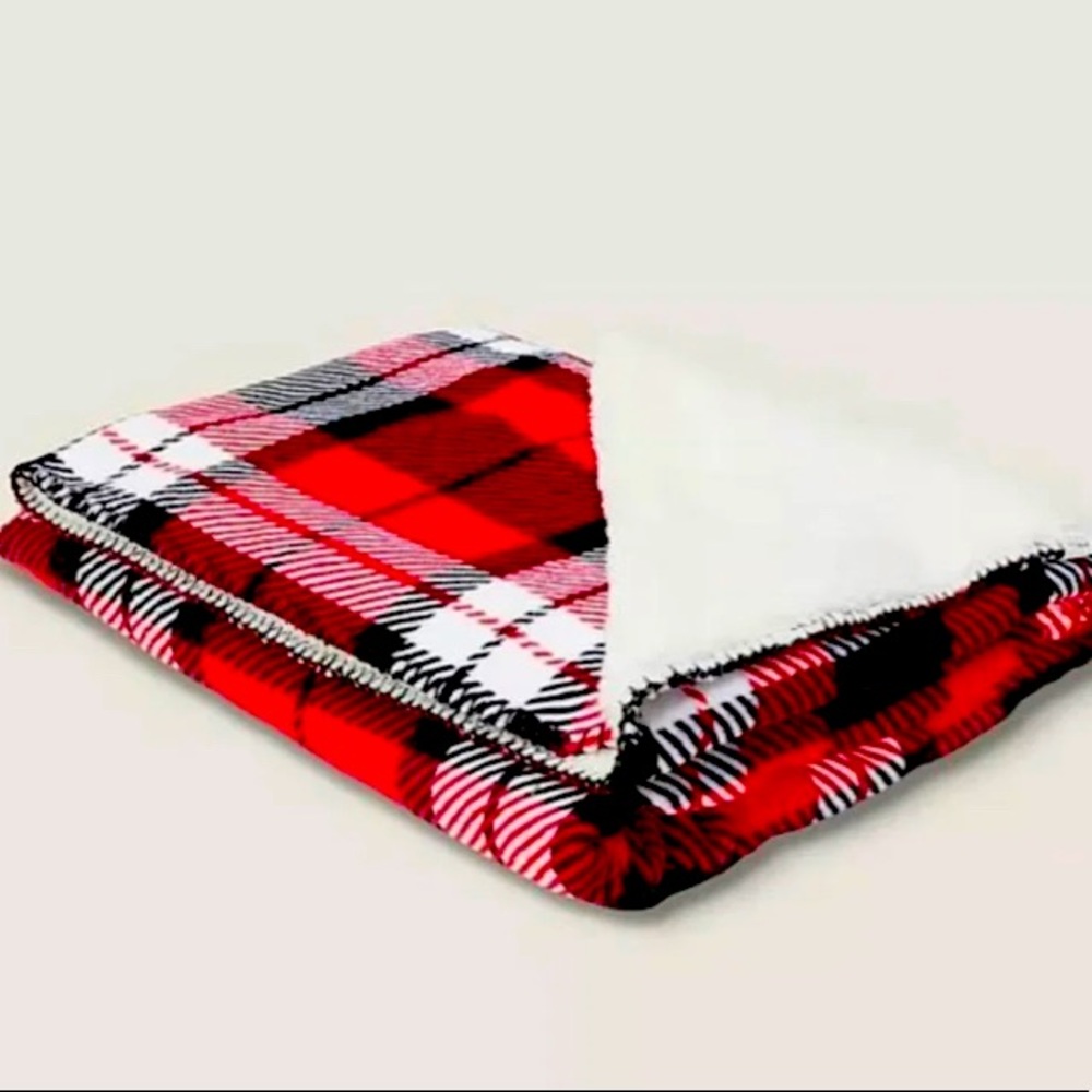 VS PINK Sherpa blanket